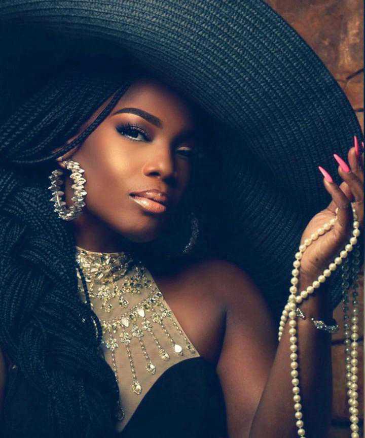 Geneen White (Gospel Music) alt pic with black hat and pearls